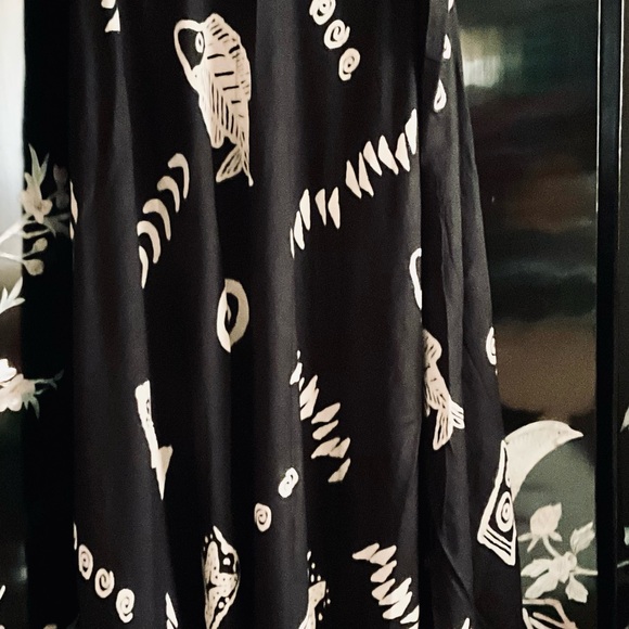 👗 Nwt  Long black and white long dress with a costal theme. - Picture 4 of 4